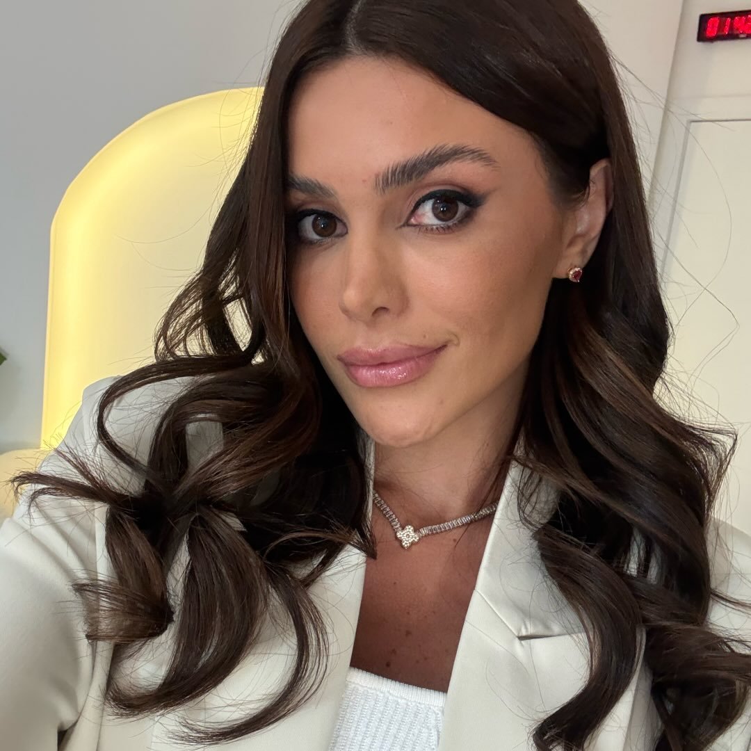 Dra. Bruna Monteiro, cirurgiã-dentista